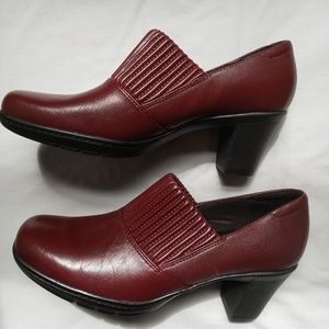 NIB Clark's Wine Leather Pumps